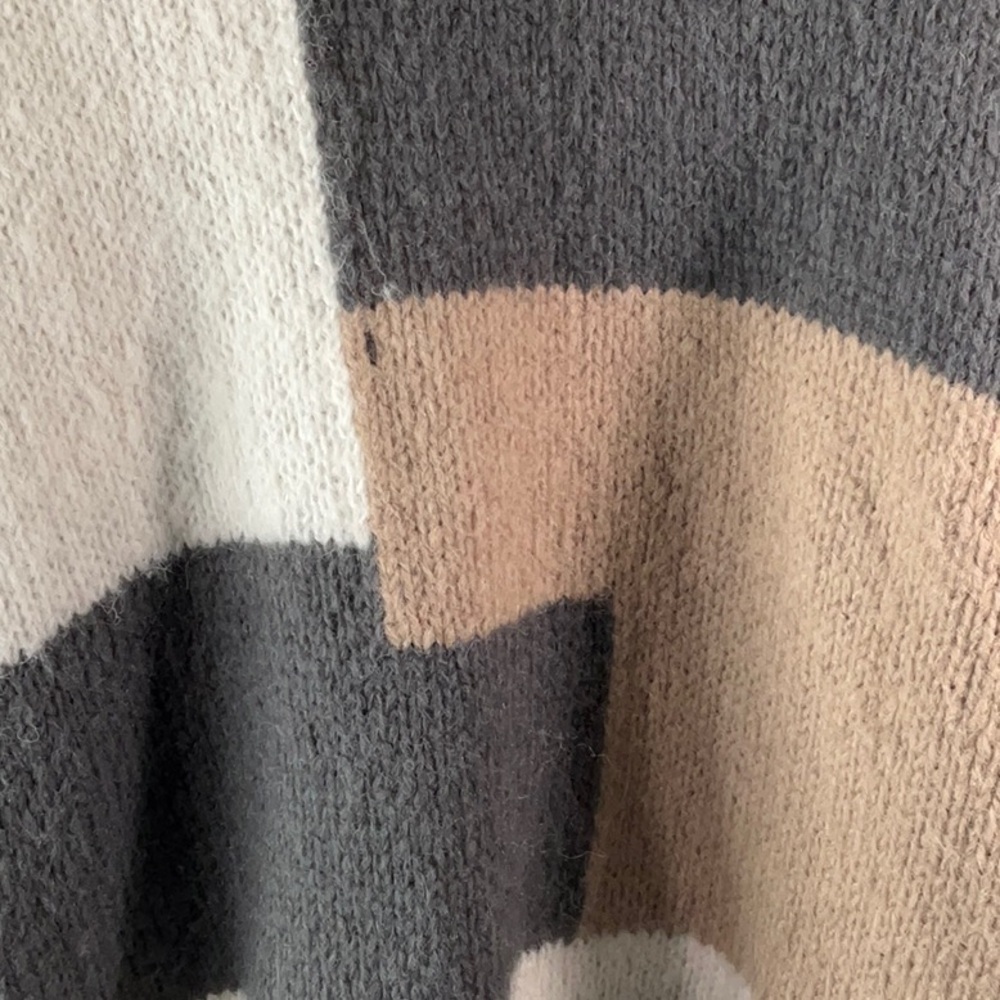 Promesa Sweater Size Medium - Picture 2 of 6